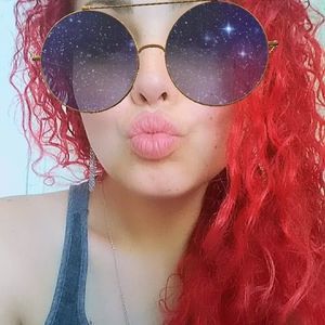 Meet your Posher, Alexzandra